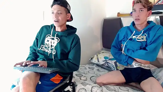 Snapshot of explosive_couplex2 chatting on 14, 11, 2025 explosive couplex2 online show from 14, 11, 2025