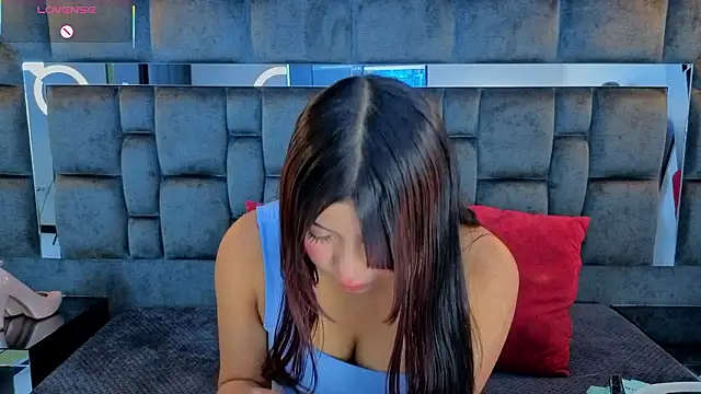 IssaJones  online show from 17, 2, 2026