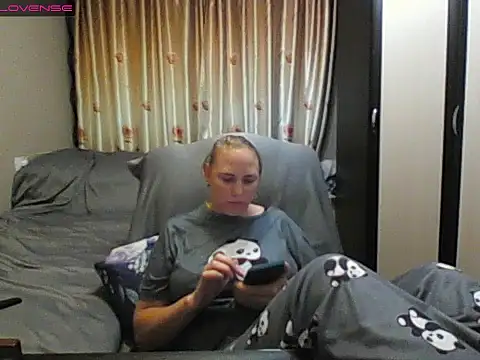 Snapshot of JenniDeep chatting on 24, 6, 2026 JenniDeep online show from 24, 6, 2026