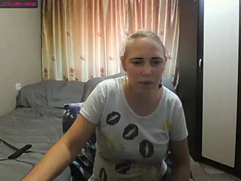 Snapshot of JenniDeep chatting on 17, 7, 2026 JenniDeep online show from 17, 7, 2026