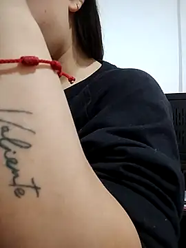 Snapshot of OliviaMartinez2 chatting on 19, 11, 2025 OliviaMartinez2 online show from 19, 11, 2025