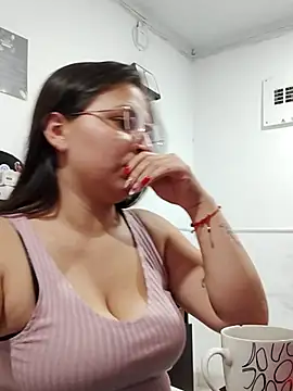 Snapshot of OliviaMartinez2 chatting on 26, 11, 2025 OliviaMartinez2 online show from 26, 11, 2025