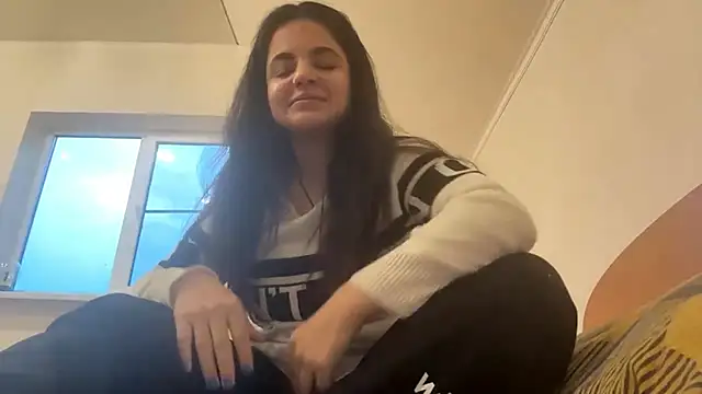 Snapshot of ArielleLeitao chatting on 16, 11, 2025 ArielleLeitao online show from 16, 11, 2025