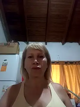 Snapshot of SexyMilf1211 chatting on 20, 4, 2026 SexyMilf1211 online show from 20, 4, 2026