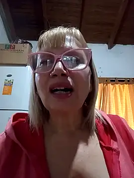 Snapshot of SexyMilf1211 chatting on 24, 4, 2026 SexyMilf1211 online show from 24, 4, 2026