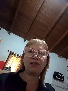 Snapshot of SexyMilf1211 chatting on 28, 4, 2026 SexyMilf1211 online show from 28, 4, 2026
