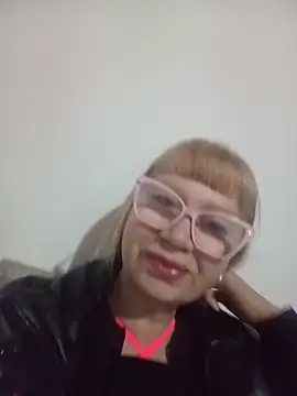 Snapshot of SexyMilf1211 chatting on 22, 5, 2026 SexyMilf1211 online show from 22, 5, 2026