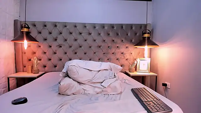 Snapshot of MattFiore chatting on 20, 11, 2025 MattFiore online show from 20, 11, 2025