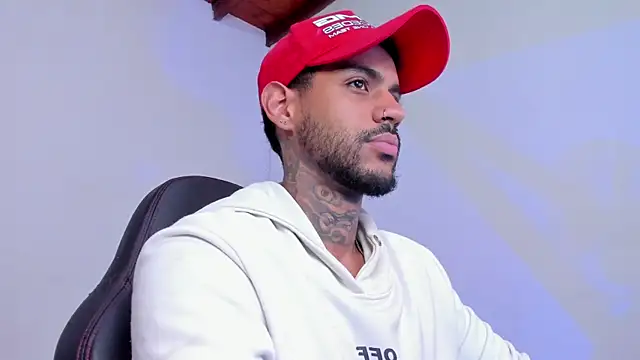 LuigiVitale 1 online show from 27, 11, 2025