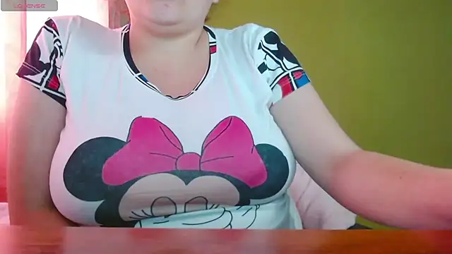 Snapshot of Rouse_hot_ chatting on 4, 7, 2026 Rouse hot online show from 4, 7, 2026