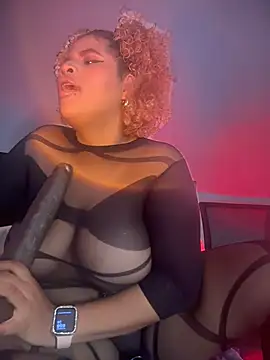 Snapshot of nikicatwild chatting on 24, 11, 2025 nikicatwild online show from 24, 11, 2025