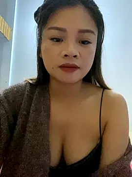 sara-xx online show from 5, 12, 2025