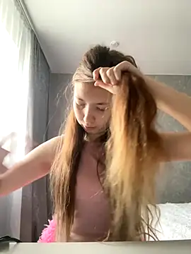 Snapshot of Holy_Poly chatting on 21, 11, 2025 Holy Poly online show from 21, 11, 2025