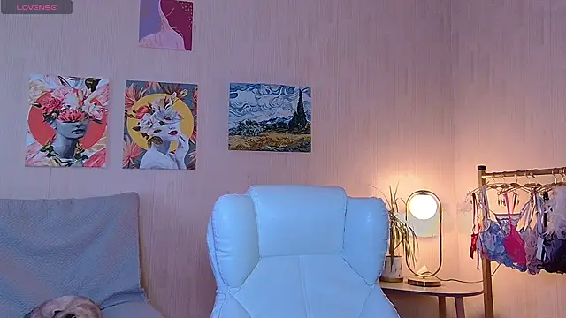 Snapshot of LucyDar chatting on 24, 11, 2025 LucyDar online show from 24, 11, 2025