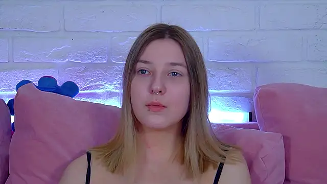 TinnaBurton online show from 9, 4, 2026