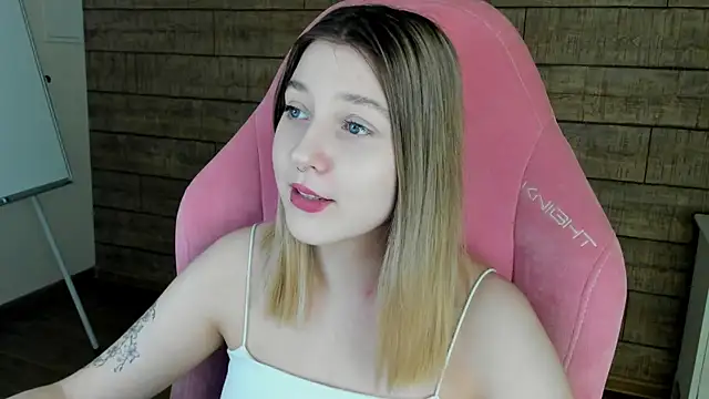Snapshot of TinnaBurton chatting on 17, 5, 2026 TinnaBurton online show from 17, 5, 2026