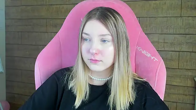 Snapshot of TinnaBurton chatting on 21, 5, 2026 TinnaBurton online show from 21, 5, 2026