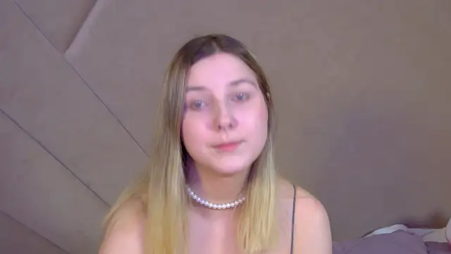 Snapshot of TinnaBurton chatting on 8, 7, 2026 TinnaBurton online show from 8, 7, 2026