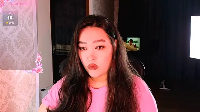 Emma Uilson online show from 19, 11, 2025