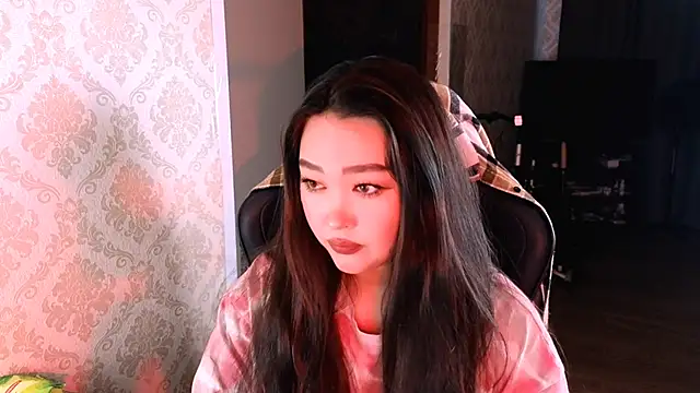 Emma Uilson online show from 16, 12, 2025