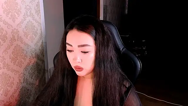 Snapshot of Emma_Uilson chatting on 20, 7, 2026 Emma Uilson online show from 20, 7, 2026