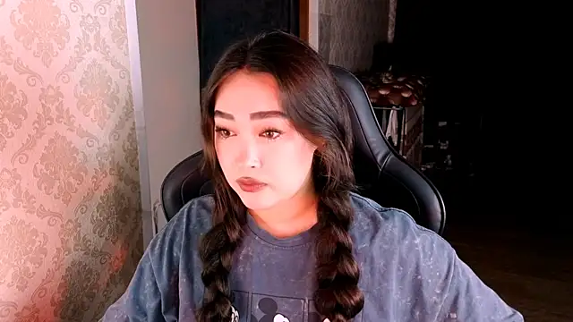 Snapshot of Emma_Uilson chatting on 28, 7, 2026 Emma Uilson online show from 28, 7, 2026
