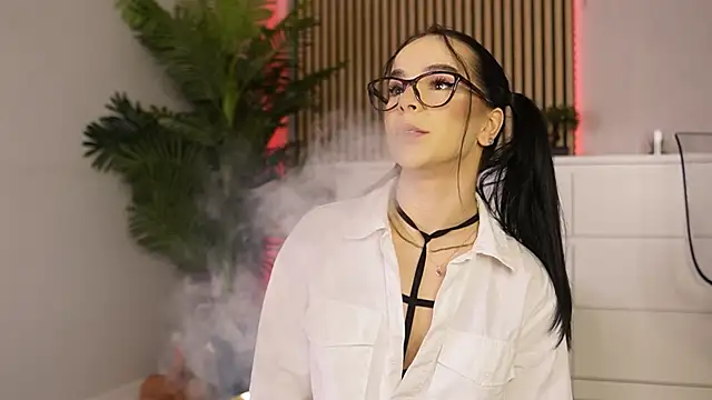 Miss Denisse online show from 2, 12, 2025