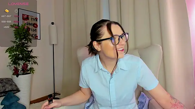 KiraRogers online show from 11, 1, 2026