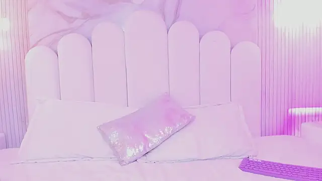 Snapshot of arietta_skinny chatting on 21, 6, 2026 arietta skinny online show from 21, 6, 2026