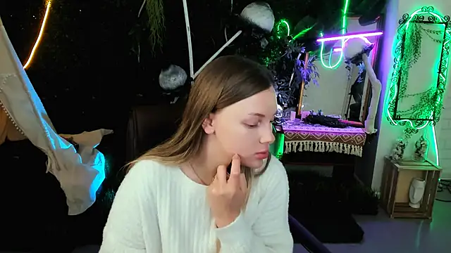 Snapshot of SandraLindsey chatting on 20, 11, 2025 SandraLindsey online show from 20, 11, 2025