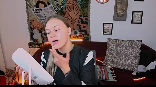 Snapshot of SandraLindsey chatting on 2, 12, 2025 SandraLindsey online show from 2, 12, 2025