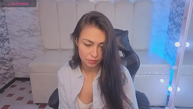 Maleja v  online show from 21, 11, 2025