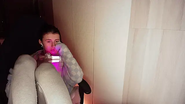 KristinaScott online show from 10, 3, 2026