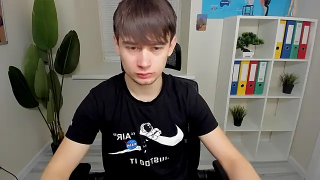 AlejandroEllias online show from 3, 2, 2026