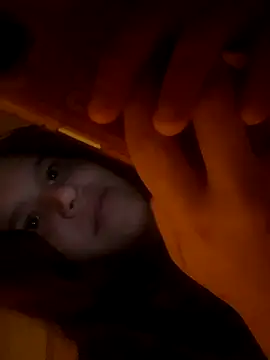 Snapshot of AngelSin04 chatting on 16, 11, 2025 AngelSin04 online show from 16, 11, 2025