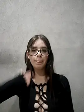 Snapshot of ruivinhahothot chatting on 5, 6, 2026 ruivinhahothot online show from 5, 6, 2026