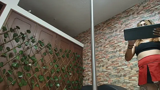 Snapshot of dania_ch chatting on 16, 11, 2025 dania ch online show from 16, 11, 2025