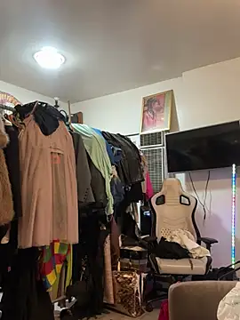 Motherbigbus online show from 7, 4, 2026