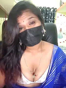 Snapshot of Premalatha_28 chatting on 3, 4, 2026 Premalatha 28 online show from 3, 4, 2026