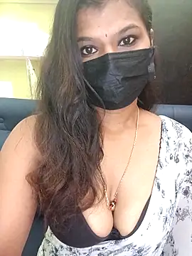 Snapshot of Premalatha_28 chatting on 5, 4, 2026 Premalatha 28 online show from 5, 4, 2026