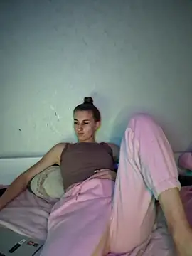 carolinakis  online show from 16, 12, 2025