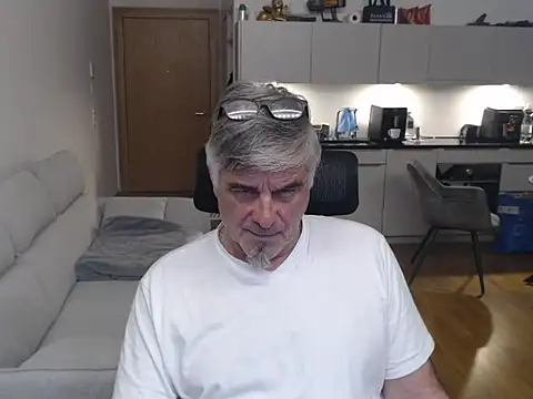 Buidapest online show from 12, 4, 2026