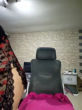 Snapshot of LeillaaX chatting on 12, 5, 2026 LeillaaX online show from 12, 5, 2026