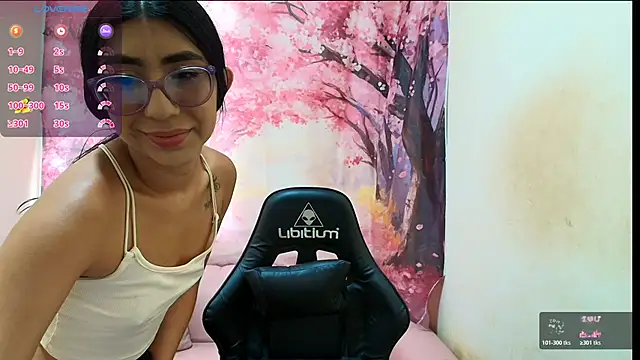 Emma latinasexy18 online show from 10, 2, 2026