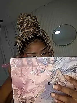 Snapshot of Afro_Luna chatting on 8, 5, 2026 Afro Luna online show from 8, 5, 2026