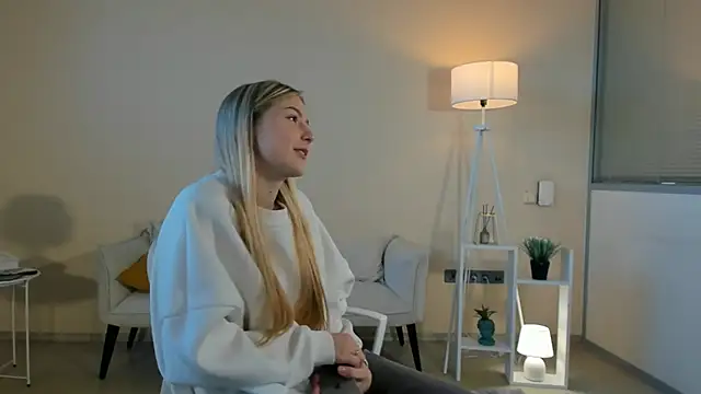 LaunaStrate online show from 20, 11, 2025