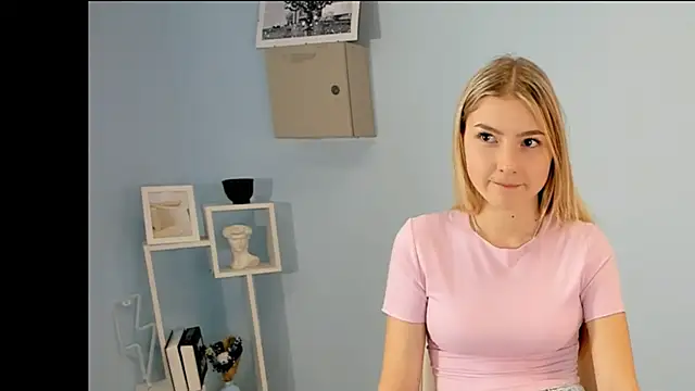 LaunaStrate online show from 23, 11, 2025