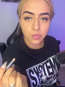 VeloraVyxen  online show from 18, 11, 2025