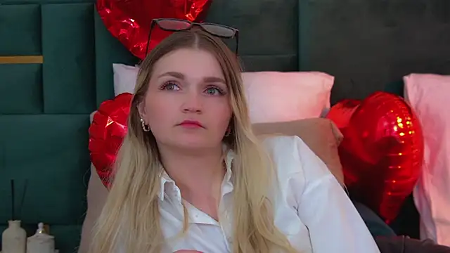 AnnyRaii online show from 14, 2, 2026