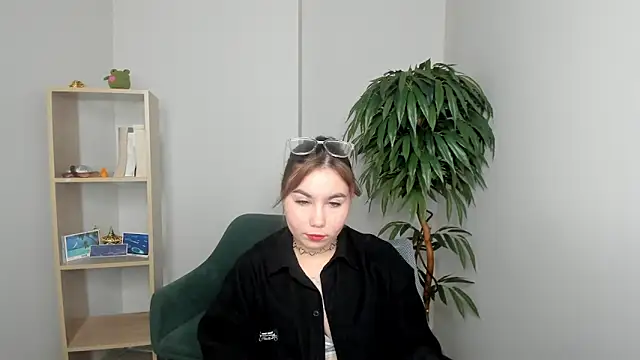 LaneUmanzor online show from 19, 11, 2025